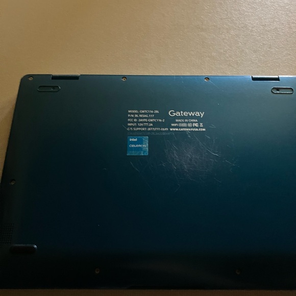 Gateway laptop read description - Picture 3 of 4